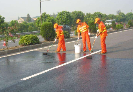 白山 彩色路面喷漆维修改色的使用寿命有多长？